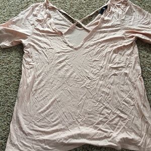 Short sleeve top with cross detail in the front